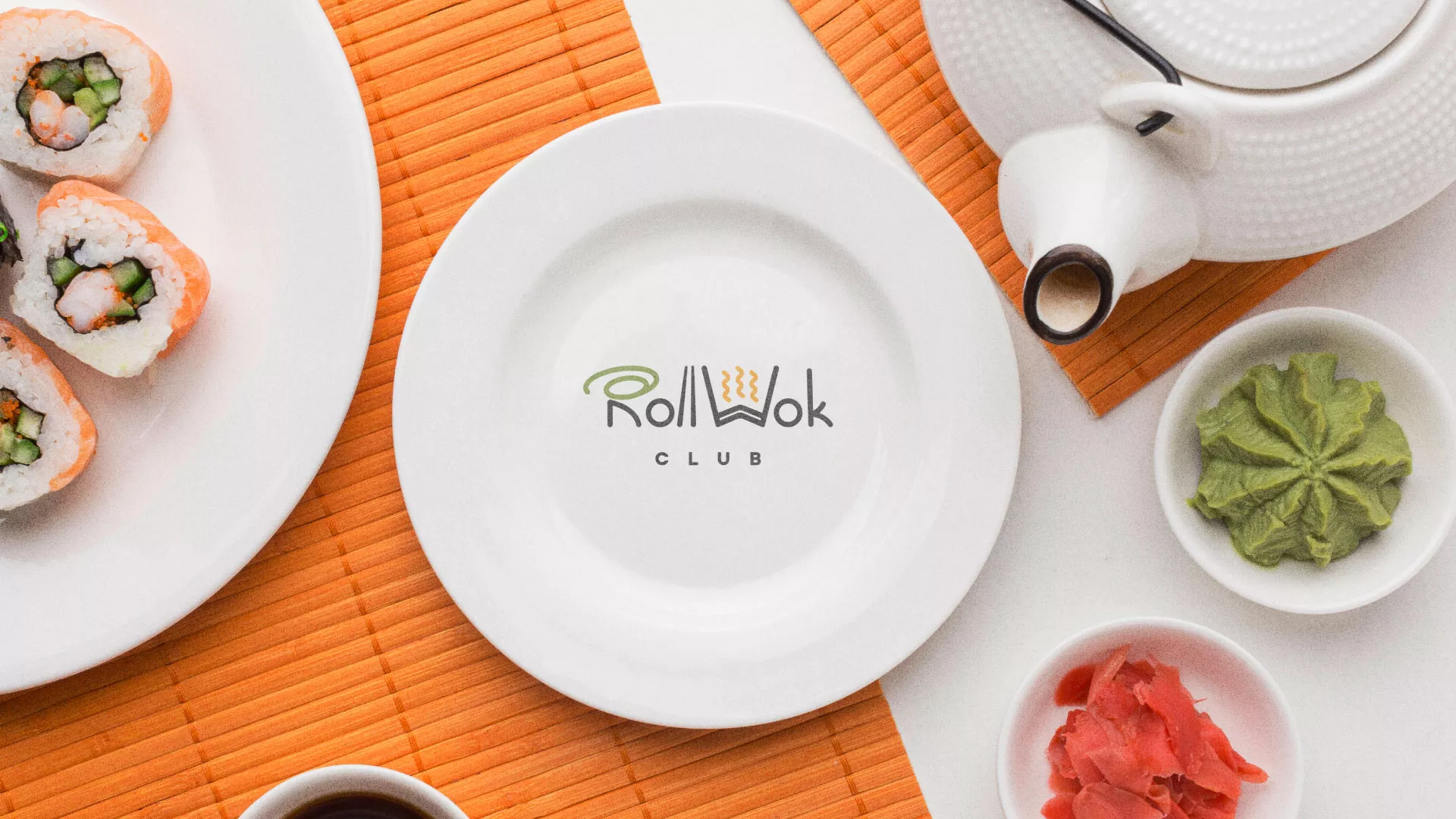 Разработка логотипа и фирменного стиля суши-бара «Roll Wok Club» в Вельске